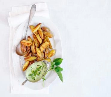 0102-2020-ofenkartoffeln-gruene-sauce